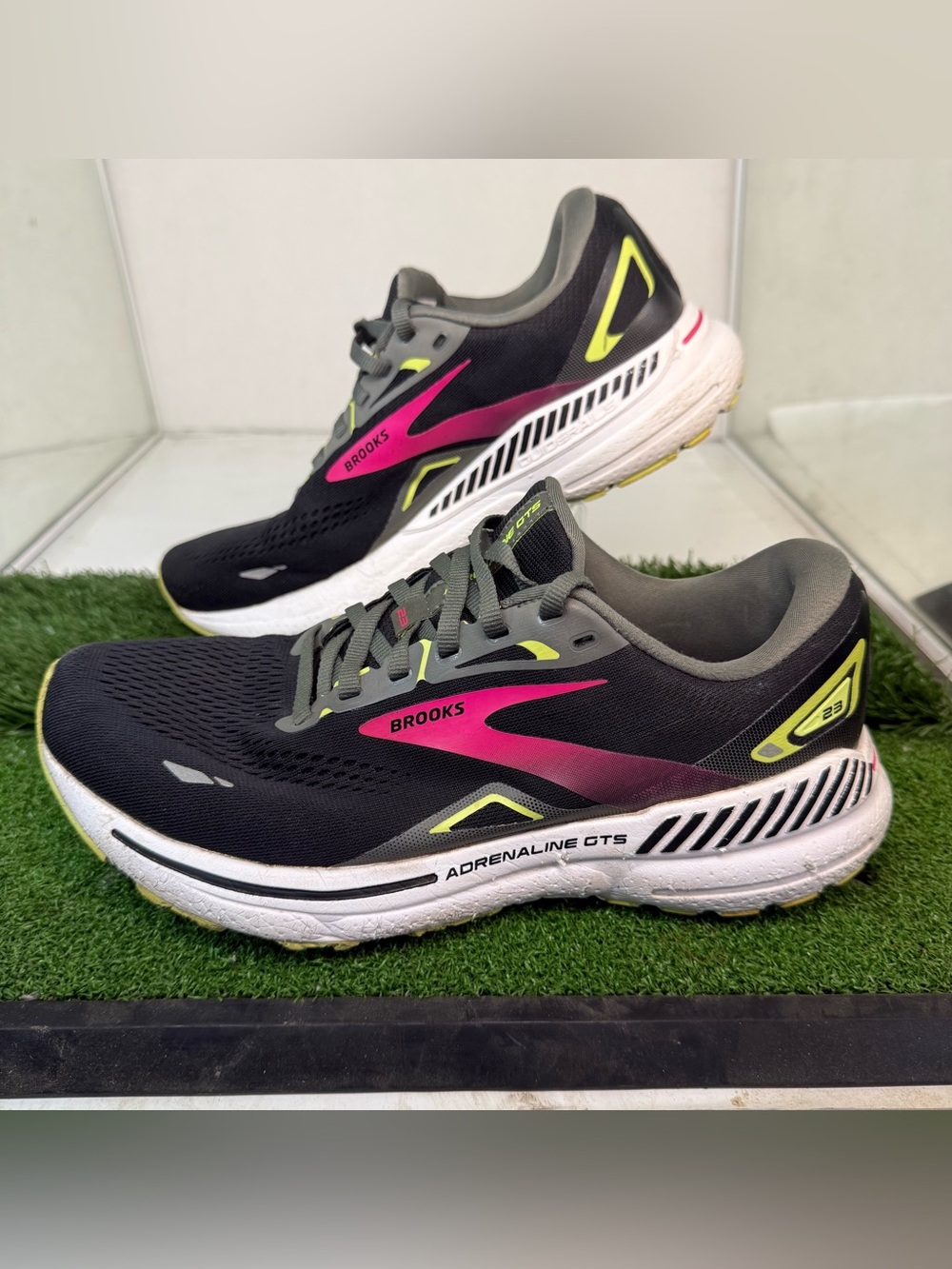 Brooks Adrenaline GTS 23 Supportive Running Outdoor Lace Up Sneakers